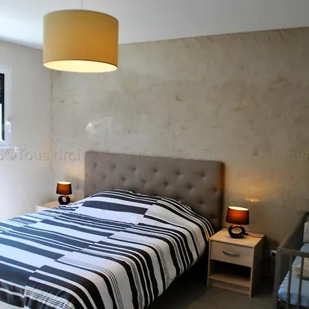 Grande Maison Moderne Avec Piscine A Tours, Proche Du Centre-ville Et De La Loire A Velo - Fr-1-381-231 * Tours