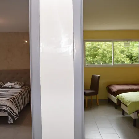 Feriehus Grande Maison Moderne Avec Piscine A Tours, Proche Du Centre-ville Et De La Loire A Velo - Fr-1-381-231