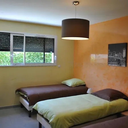 Feriehus Grande Maison Moderne Avec Piscine A Tours, Proche Du Centre-ville Et De La Loire A Velo - Fr-1-381-231