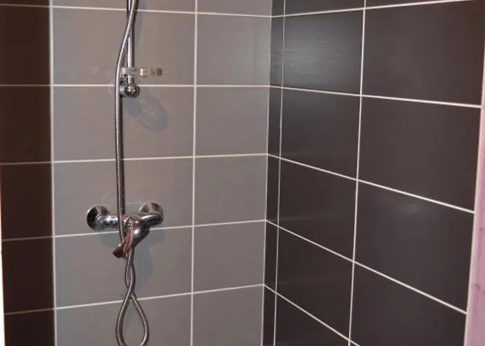 Grande Maison Moderne Avec Piscine A Tours, Proche Du Centre-ville Et De La Loire A Velo - Fr-1-381-231