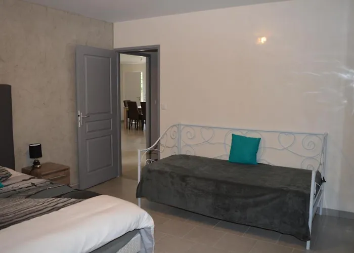 Prázdninový dům Grande Maison Moderne Avec Piscine A Tours, Proche Du Centre-ville Et De La Loire A Velo - Fr-1-381-231