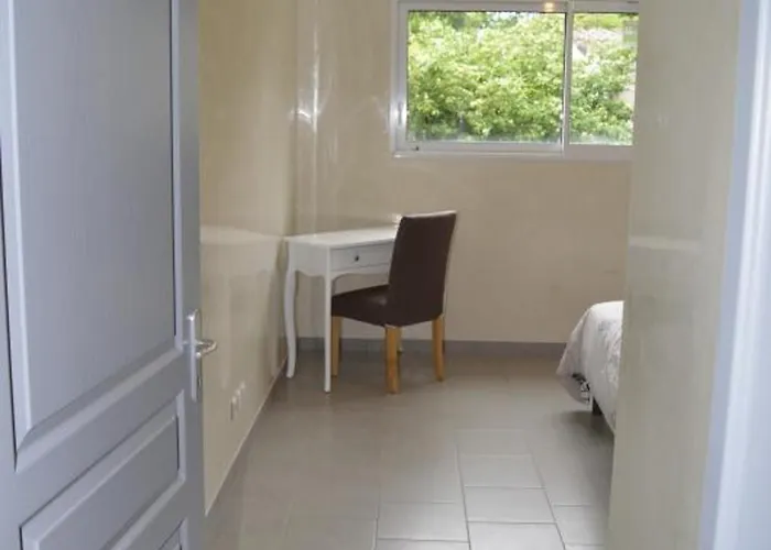 Grande Maison Moderne Avec Piscine A Tours, Proche Du Centre-ville Et De La Loire A Velo - Fr-1-381-231 Tours