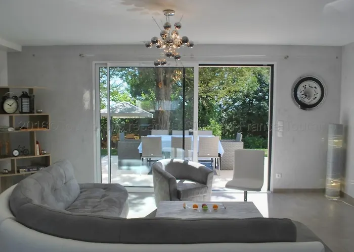 Grande Maison Moderne Avec Piscine A Tours, Proche Du Centre-ville Et De La Loire A Velo - Fr-1-381-231 Prázdninový dům Tours