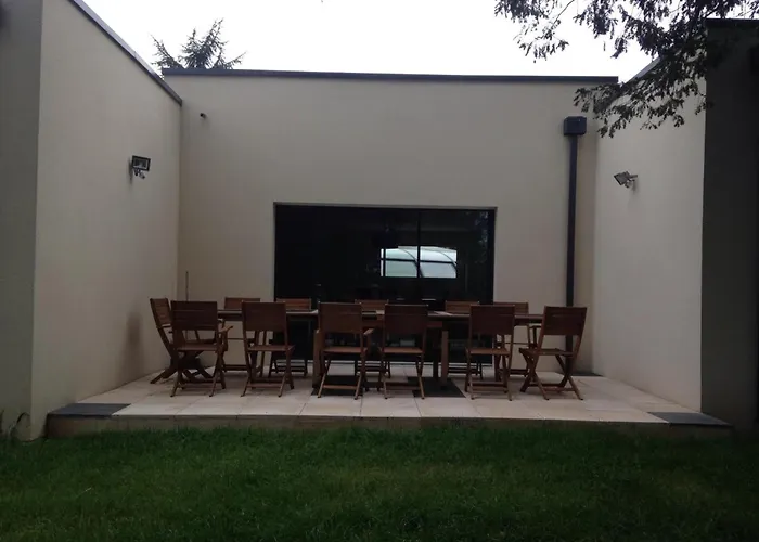 Grande Maison Moderne Avec Piscine A Tours, Proche Du Centre-ville Et De La Loire A Velo - Fr-1-381-231 *