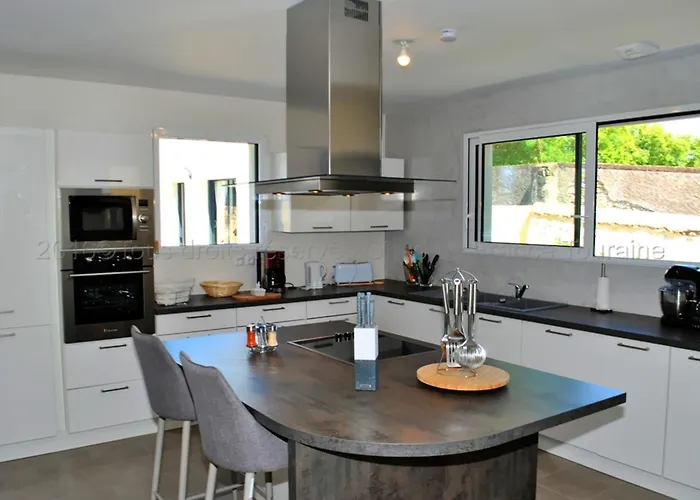 Grande Maison Moderne Avec Piscine A Tours, Proche Du Centre-ville Et De La Loire A Velo - Fr-1-381-231 Tours